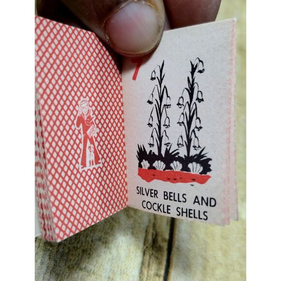 2 Vtg Cracker Jack Prize Fun Books Unused Mother Goose & Who's Who Zoo - Picture 4 of 9